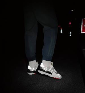 アディダス オリジナルスの伝説的スニーカー「NITE JOGGER BOOST」に新色10色が登場