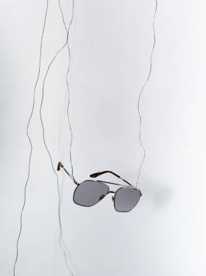 アクネ ストゥディオズが提案する、カラーを楽しむプレイフルなアイウエアコレクション