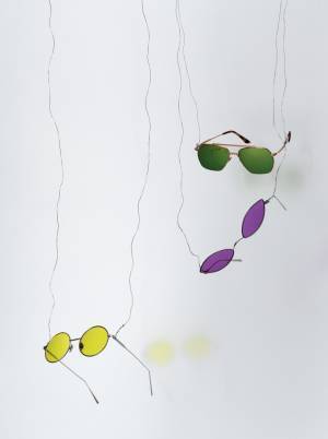 アクネ ストゥディオズが提案する、カラーを楽しむプレイフルなアイウエアコレクション