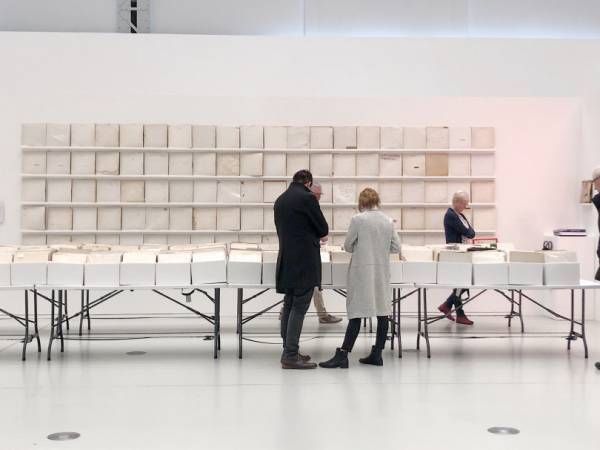 ビートルズ『ホワイトアルバム』だけを集める美術家ラザフォード・チャン【EDITOR'S BLOG】