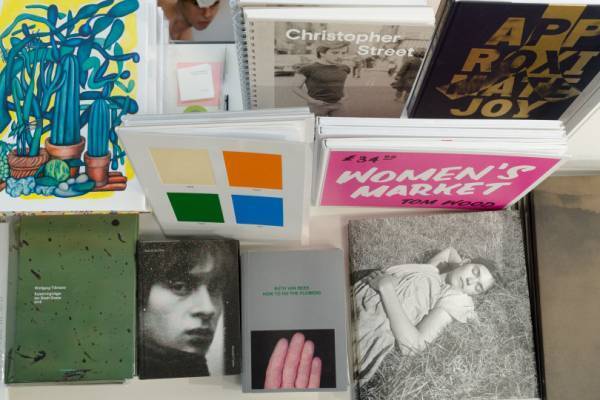 “オフライン”で出会う特別な本、京都の恵文社一乗寺店でアートブックのポップアップ