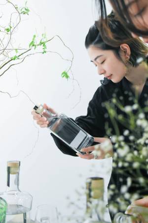 世界中約40種類のクラフトジンを楽しめる2日間限定ラウンジがGWの青山ファーマーズマーケットに出現