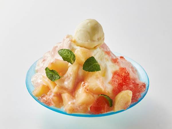 メロンやパイナップルの器に盛られたかき氷! ホテル日航大阪で「プレミアムかき氷」を提供
