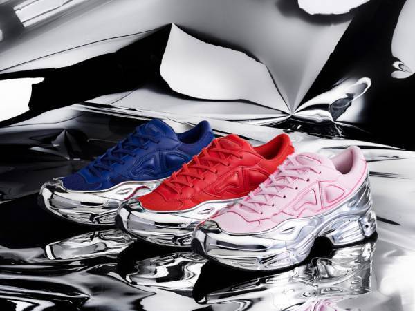 アディダス バイ ラフ・シモンズ新作「RS オズウィーゴ」、ミラーコーティングでアップデート