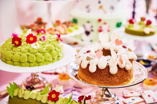 不思議の国アリスをイメージしたスイーツビュッフェが、ホテル インターコンチネンタル 東京ベイで開催