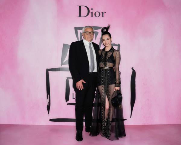 「ミス ディオール」を紐解く展覧会がスタート! 水原希子、吉沢亮、佐々木希らがオープニングに