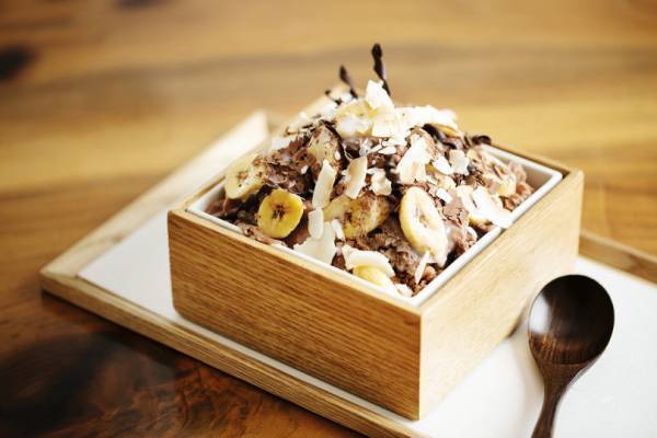 フルーツを使用したかき氷とカクテルでクールダウン。アンダーズ東京の涼やかなメニュー