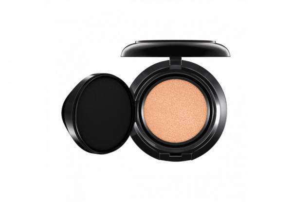 この夏おすすめ、パーツ別UVケアvol.1：メイクアップベース＆フェイスパウダー編