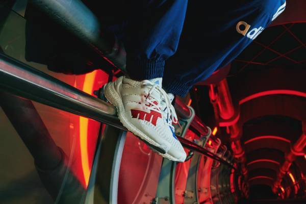 アディダス×アンディフィーテッド、星条旗をイメージした新作スニーカー発売