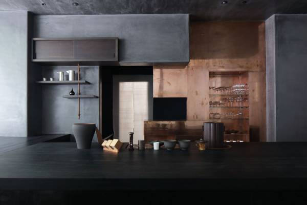 東京・丸の内にHIGASHIYAの新店舗がオープン。蒸したての饅頭や、50種類以上の茶葉がそろう