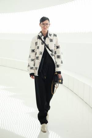 カール・ラガーフェルドの遺産を讃えて。フェンディが上海でショー、仲里依紗&中尾明慶夫妻もゲスト