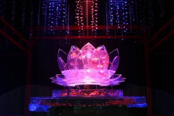 日本橋三井ホールで最後の開催、「アートアクアリウム」過去最大規模でいよいよ開幕