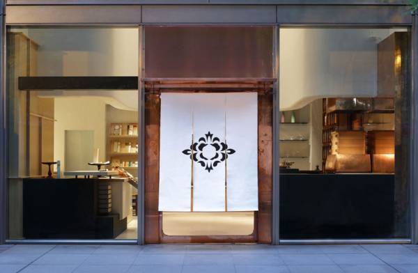 メッツァビレッジに約1,000本の傘が舞う、植物屋・叢の展覧会が開催、「ミス ディオール」の世界観を体感etc...週末何する? 【気になるTopics】