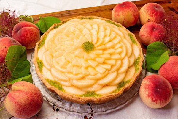 キルフェボンで「ピーチ PARTY! 」開催! 旬の桃を使用した全18種類のタルトがラインアップ