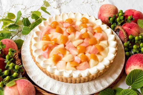 キルフェボンで「ピーチ PARTY! 」開催! 旬の桃を使用した全18種類のタルトがラインアップ