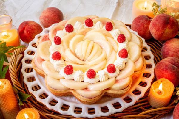 キルフェボンで「ピーチ PARTY! 」開催! 旬の桃を使用した全18種類のタルトがラインアップ