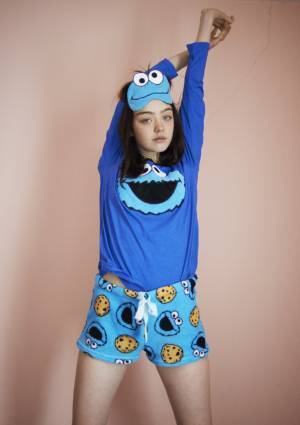 女の子を撮り続けるヴァレリー・フィリップスの『アリス・イン・ロンドンランド』【ShelfオススメBOOK】