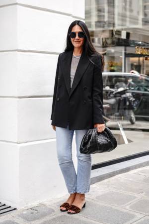 お仕事服の定番“テーラード”を自由自在に着こなすパリジェンヌ【パリスナップ】