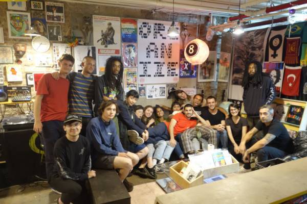 東京都現代美術館でTOKYO ART BOOK FAIR開催、アメリカのジンを紹介する展示も