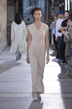 【ルック】オーラリー2020春夏コレクション