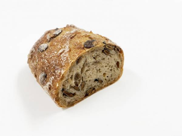 ハード系パンの超名店「シニフィアン シニフィエ」のバゲット＆限定カンパーニュ【今週のパン：Vol.1】