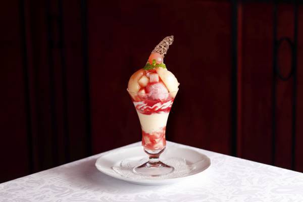 資生堂パーラーの「2019 真夏のパフェフェア」、第2弾は初登場の富良野メロンのパフェなどが登場!