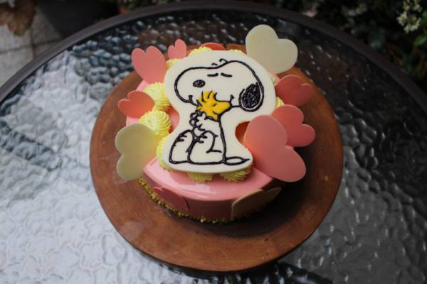 「スヌーピー in 銀座」が銀座三越でスタート! 今年は“タイムトラベル”がテーマ、限定アイテムは?