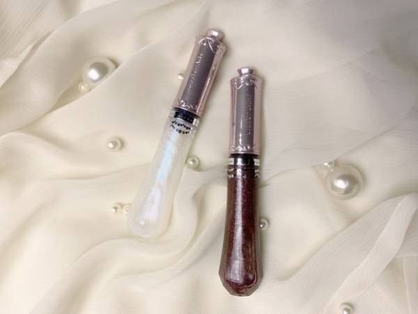 唇で輝くパールのツヤ感にうっとり。ジルスチュアートの新作リップグロス【EDITOR'S BLOG】