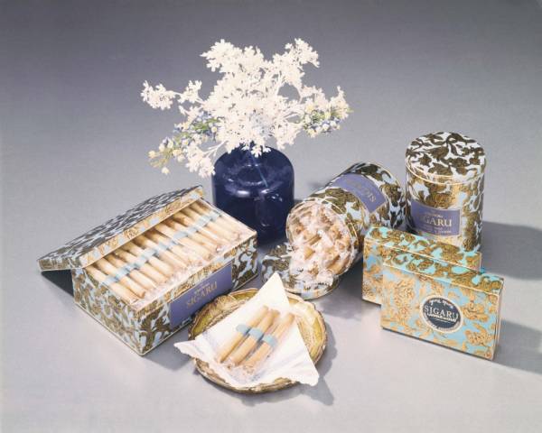 ヨックモック初の文房具「ヨッ具モッ具」発売! 初代シガール缶柄のペンケースや一筆箋