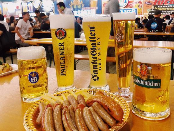 横浜赤レンガ倉庫のオクトーバーフェストが今年も開催! 立ち飲みで楽しめるパブが新登場