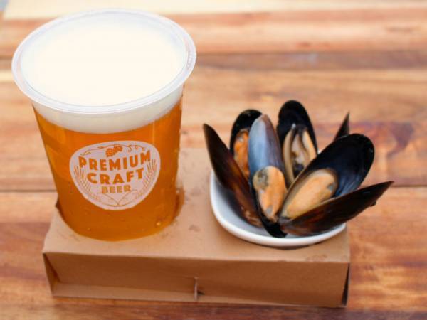 横浜赤レンガ倉庫のオクトーバーフェストが今年も開催! 立ち飲みで楽しめるパブが新登場