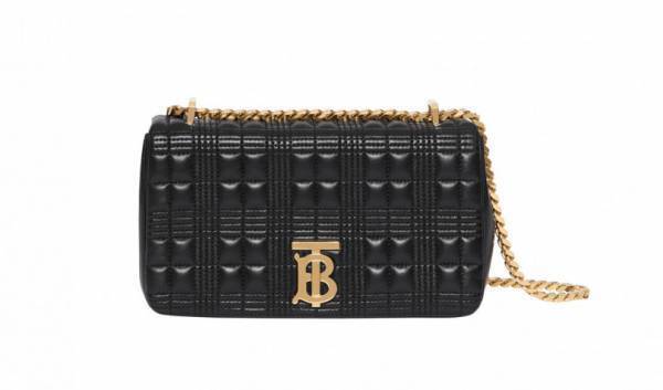 リカルド・ ティッシによるバーバリーの新アイコンバッグ「ローラ」誕生