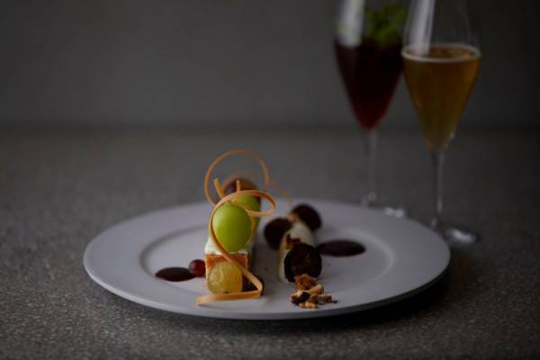 葡萄の“宝石パフェ”! ホテル コエ トーキョーのアフタヌーンティー【今日のスイーツvol.29】