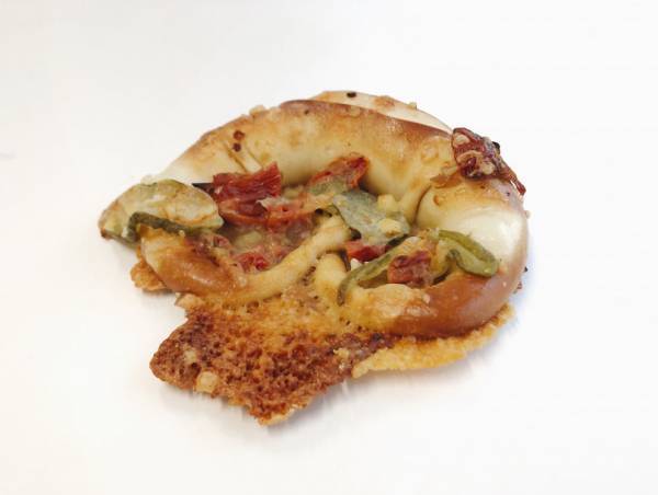 ドイツで修業を積んだシェフが手掛ける「ヒンメル」のパン作り。自然酵母で作られたプレッツェルやクラブフェン【今週のパン：Vol.9】