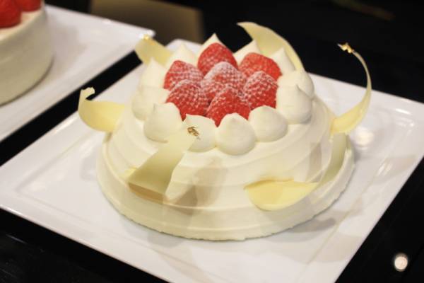 パレスホテル東京のアートなクリスマスケーキ2019、今年の注目は?