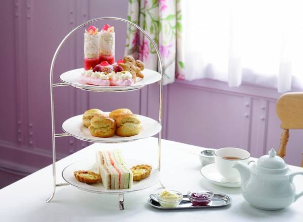 ディオールが新宿伊勢丹をジャック、日本橋三越の英国展、イヴ・サンローランの展覧会etc...週末何する? 【気になるTopics】