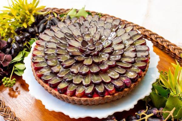 キル フェ ボン、“魔女の指”のようなブドウを使った新作や定番カボチャのハロウィンタルトが登場