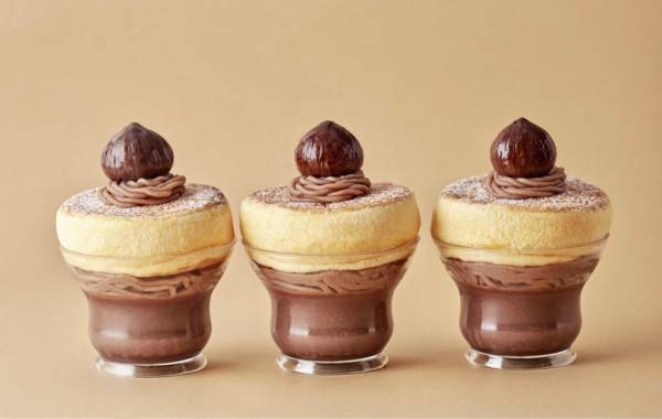 フリッパーズに、マロンを主役にした限定メニュー「奇跡のパンケーキ モンブラン」 が登場!