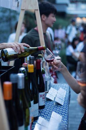 プレイ コム デ ギャルソンEC販売開始、横浜赤レンガ倉庫のオクトーバーフェスト、京都伊勢丹でパンフェスetc...週末何する? 【気になるTopics】