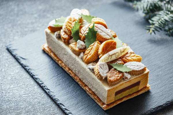 冬の森をイメージしたクリスマスケーキが、星野リゾート 軽井沢ホテルブレストンコートに登場