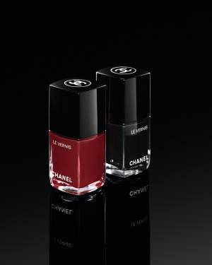 シャネルの2019ホリデーコレクション、限定ビジューボタンデザインのハイライトやアイシャドウ