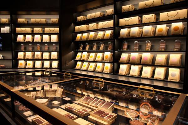 渋谷スクランブルスクエアの注目スイーツは? エシレの限定カヌレや日本初上陸のパティスリー【レポート】