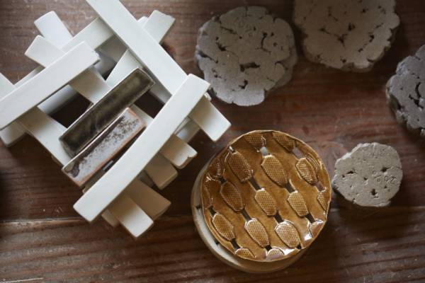 無印良品銀座で、益子焼を通して手仕事や伝統の未来を考える展覧会が開催