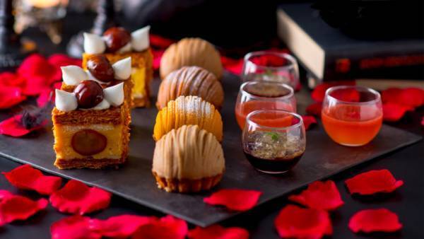 ホテルニューオータニ大阪、栗とぶどうのグルメビュッフェがクリスマス仕様にチェンジ!