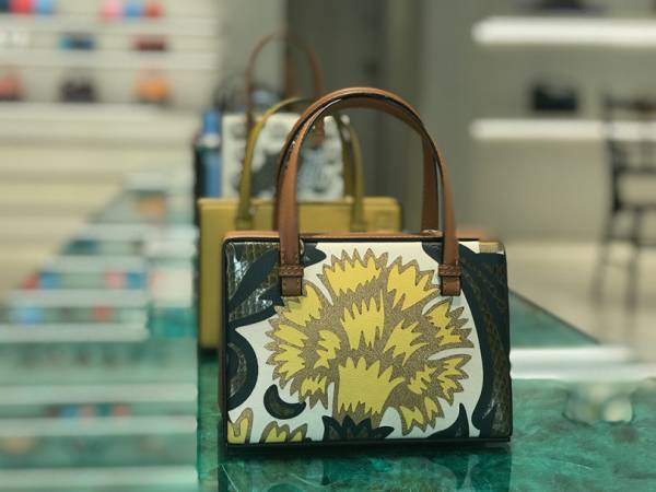 ロエベの新旗艦店「カサ ロエベ 東京」が銀座に誕生。ジョナサン・アンダーソン監修のアート空間