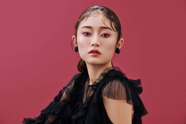 マック限定のクリスマスコフレは豪華なアドベントカレンダー! ピンクのグリッターアイでパーティーへ【How to make up! --vol.3 M・A・C】