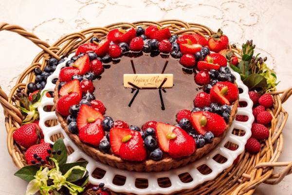 キル フェ ボン、色とりどりのフルーツがキラキラと輝くクリスマス限定タルトを発売!