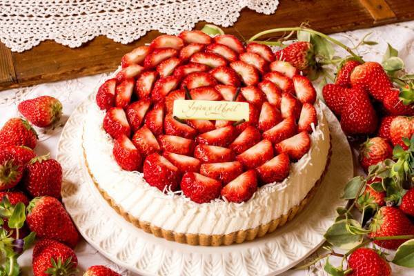 キル フェ ボン、色とりどりのフルーツがキラキラと輝くクリスマス限定タルトを発売!