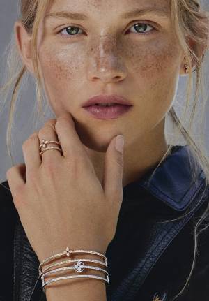 ルイ・ヴィトンのジュエリー「イディール ブロッサム」から、ダイヤモンドを散りばめた新作が登場