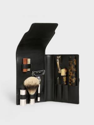 セリーヌ、新作ライフスタイルアクセサリー「メゾン セリーヌ」を表参道店で限定発売